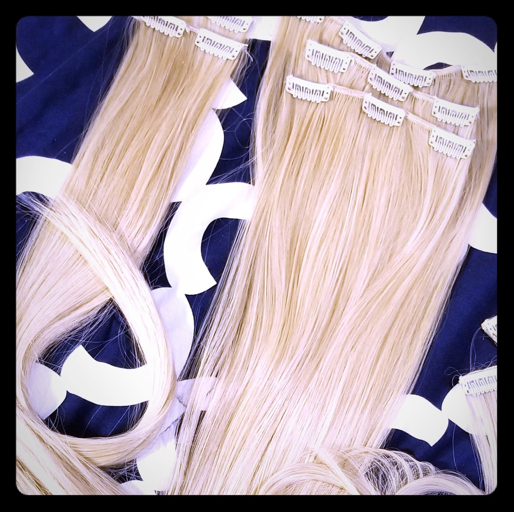 Blonde extension clips Halo Brand NWT
